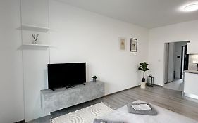 Dmr Apartments Parkview